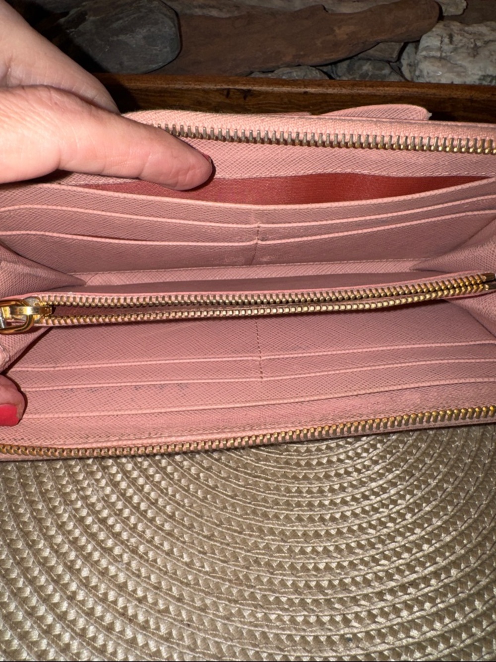 Prada Dusty Pink Saffiano Bow Zip Wallet - Picture 4 of 5